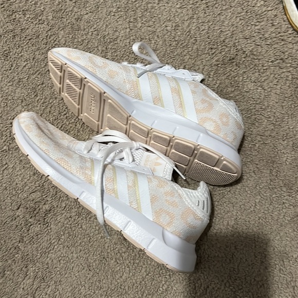 Adidas Run Swift - Picture 2 of 4